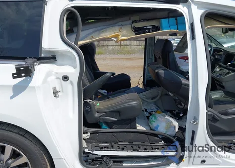 2021 Chrysler Pacifica Touring L z USA, uszkodzony, nr VIN 2C4RC1BG0MR531791